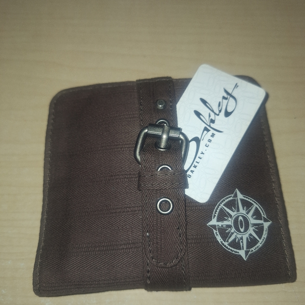 NWT OAKLEY WALLET